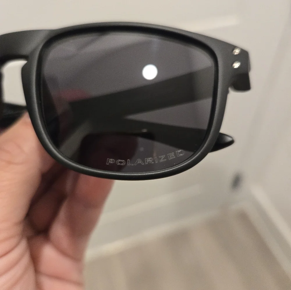 Unisex Unbranded Black Polarized Sunglasses Kd6790 Designed In Italy